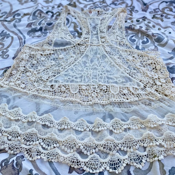 Vivid Collection of NY | Crochet Lace Tank Medium - Picture 5 of 5